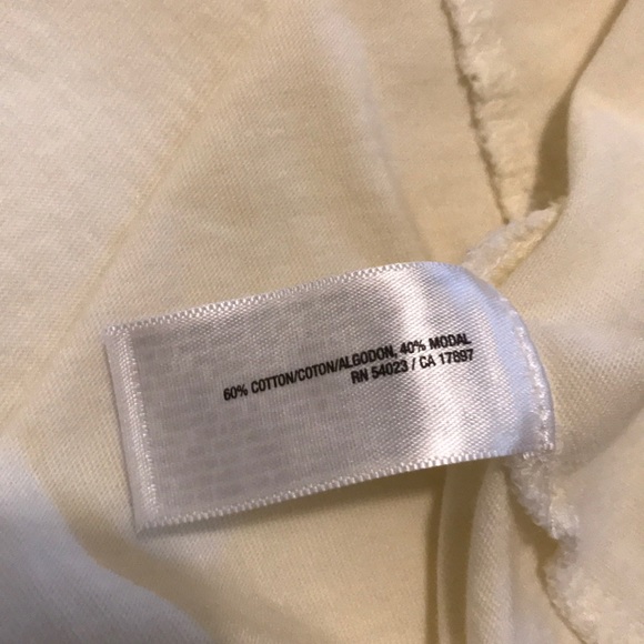 Old Navy Woman’s v neck top, 3/4 sleeves, nice - Picture 5 of 5